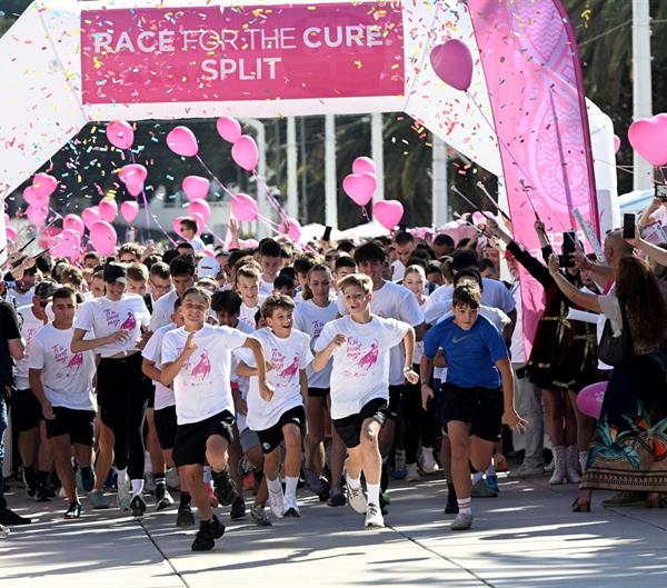 Zaposlenici KBC-a Split i ove godine sudjelovali u humanitarnoj utrci „Race for the Cure“