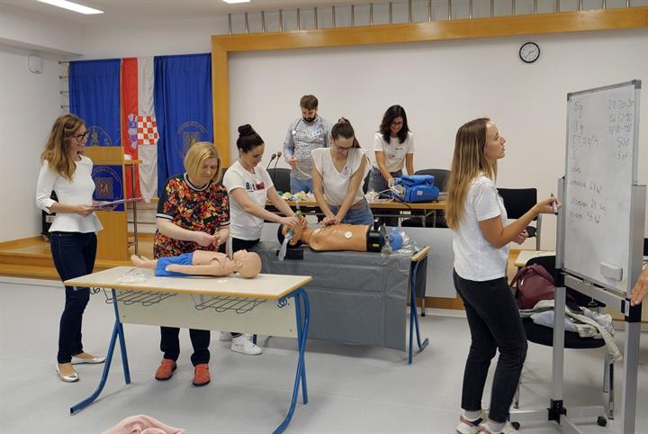 20. godina tečaja uznapredovalog održavanja života djece u Splitu