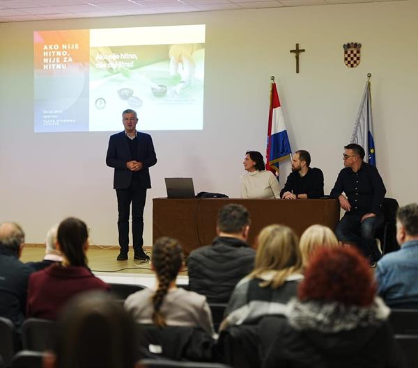 U Imotskom održana tribina "Ako nije hitno, nije za Hitnu!"
