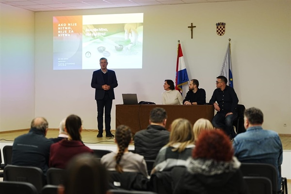U Imotskom održana tribina "Ako nije hitno, nije za Hitnu!"